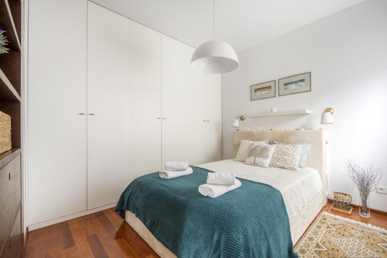 M&r Apartament: Premium Airport Retreat With Terrace Apartment