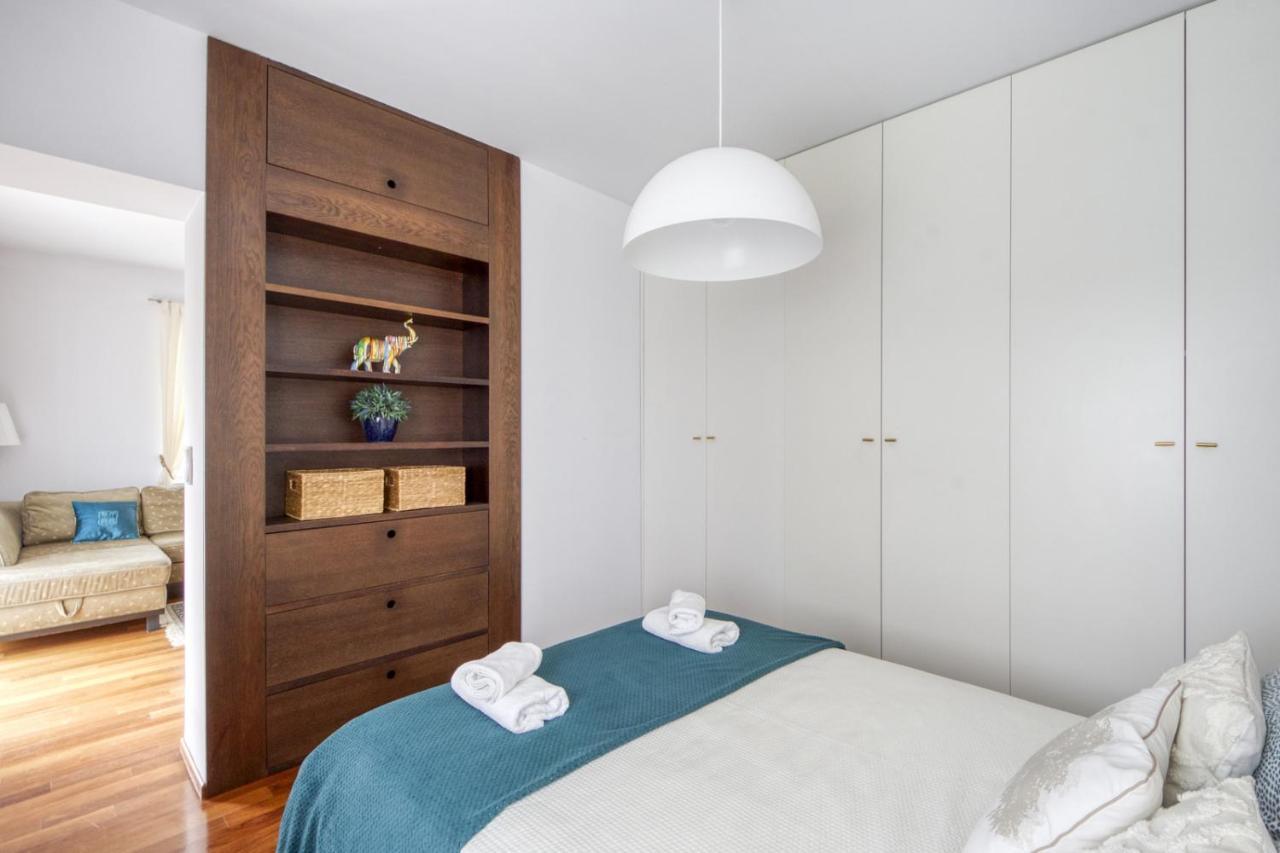 M&r Apartament: Premium Airport Retreat With Terrace Apartment Warsaw
